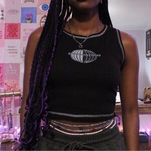 PRETTYLITTLETHING Black Rib Contrast Stitch Crop Tank Top 🐼